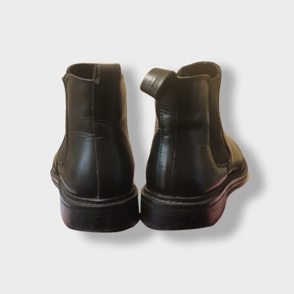 Topshop Flat Leather Boots - Picture 2 of 5